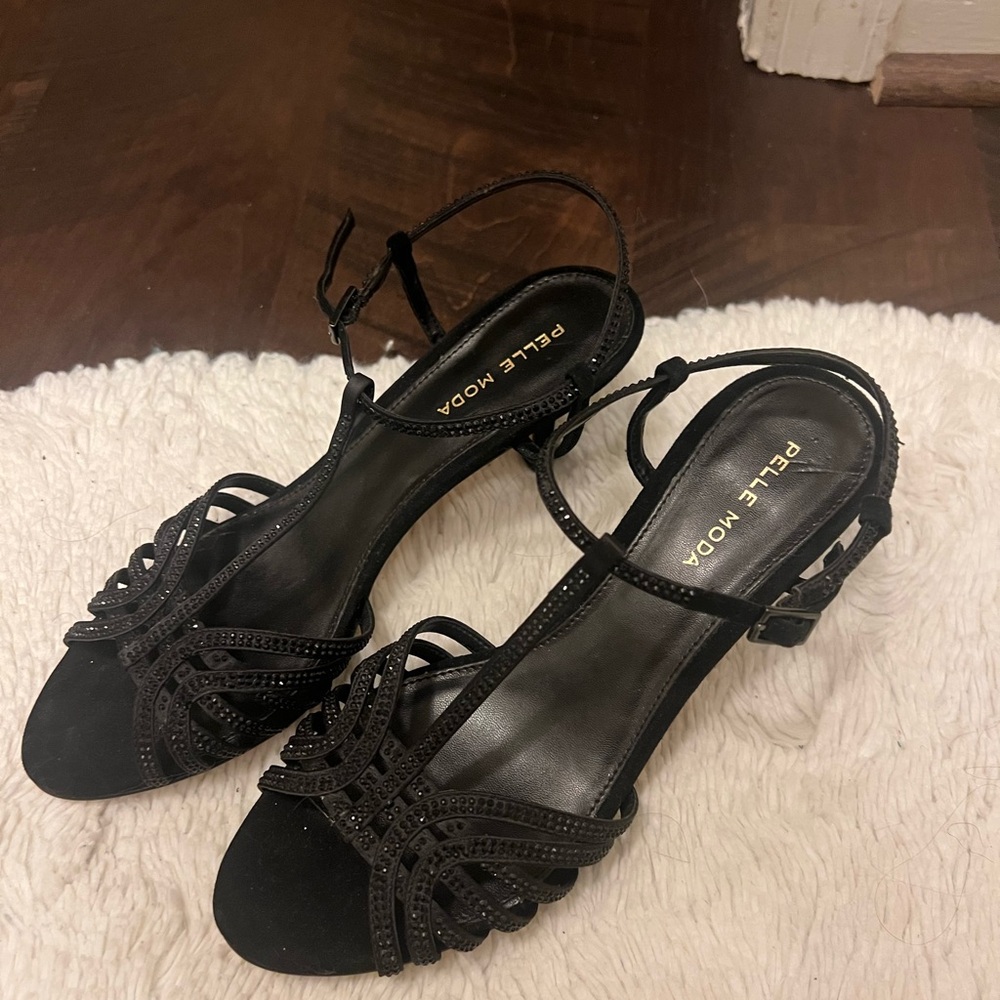 Pelle Moda Black Women's Sandals